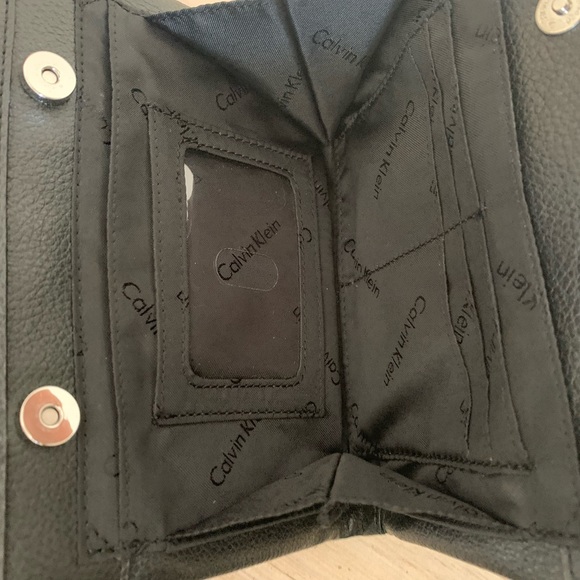 Calvin Klein Small Black Crossbody Bag - Picture 7 of 11